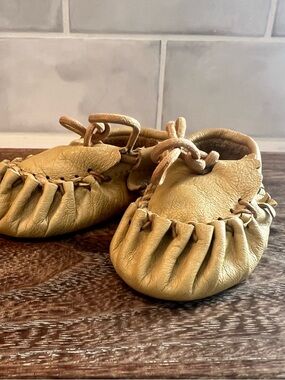 Vintage Apache Tribe Paperweights, Souvenir Moccasins